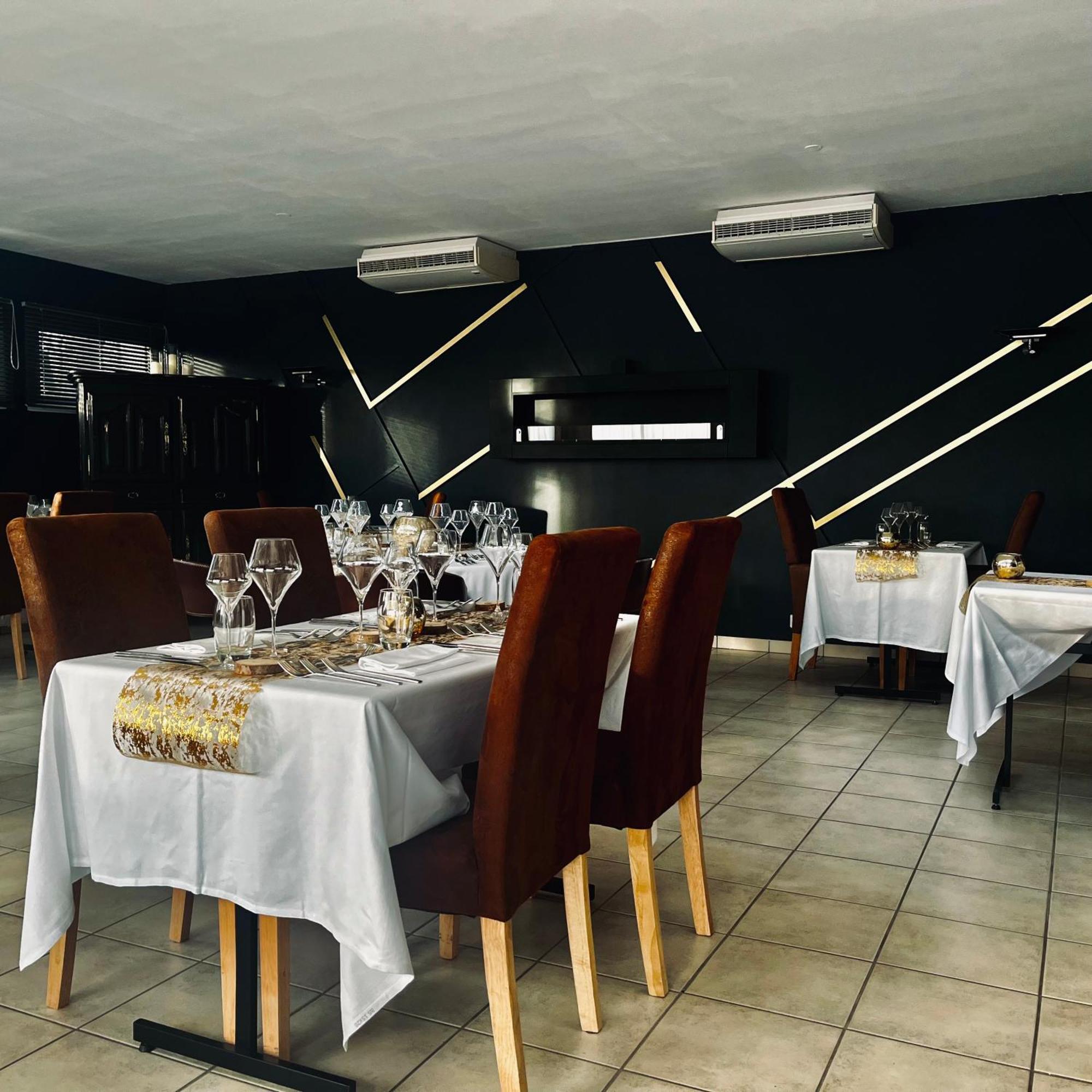 Logis Le Relais De La Voie Sacree Hotel Issoncourt Екстериор снимка