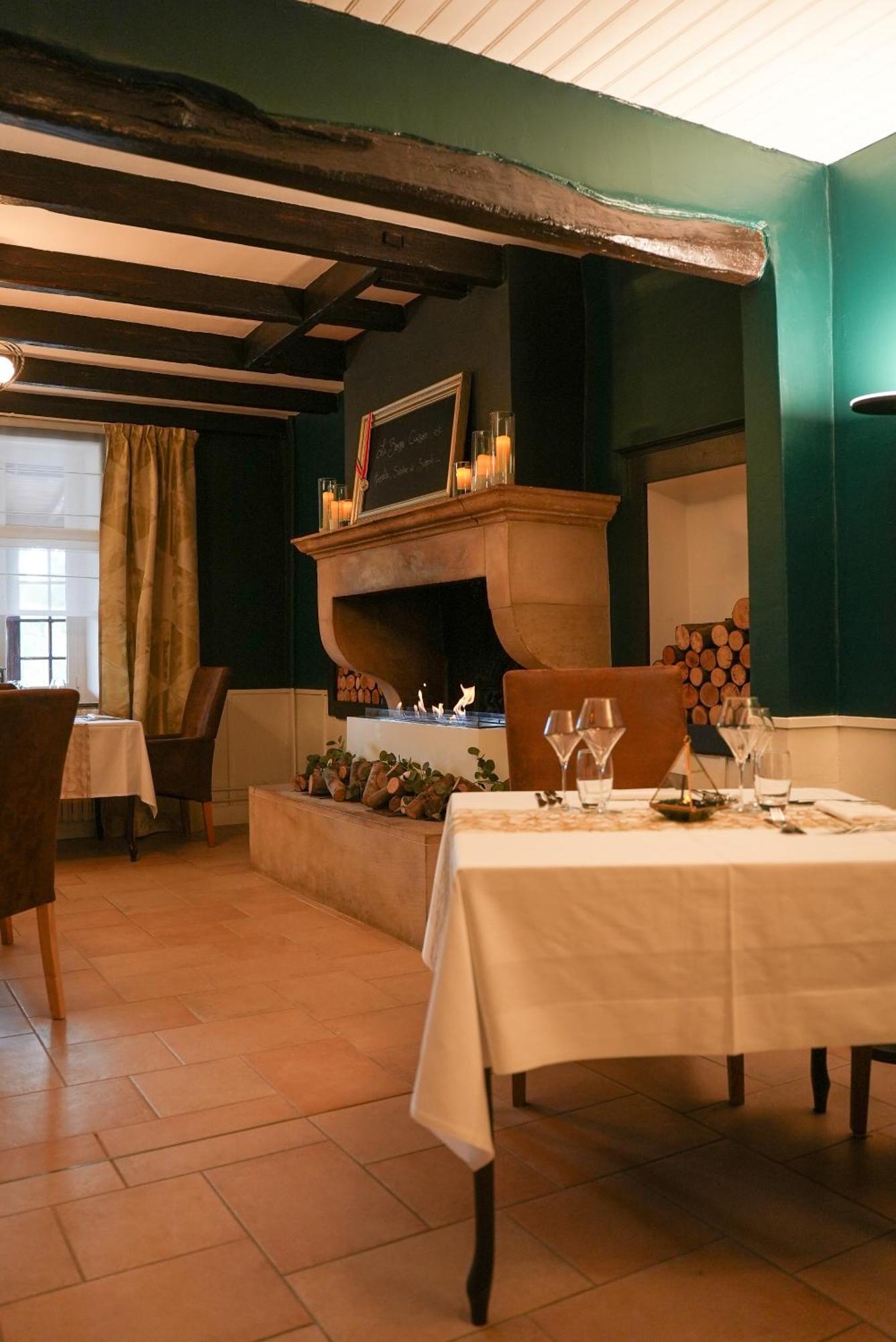 Logis Le Relais De La Voie Sacree Hotel Issoncourt Екстериор снимка