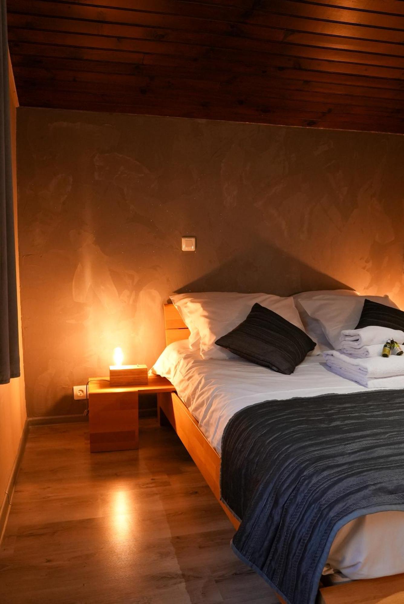 Logis Le Relais De La Voie Sacree Hotel Issoncourt Екстериор снимка