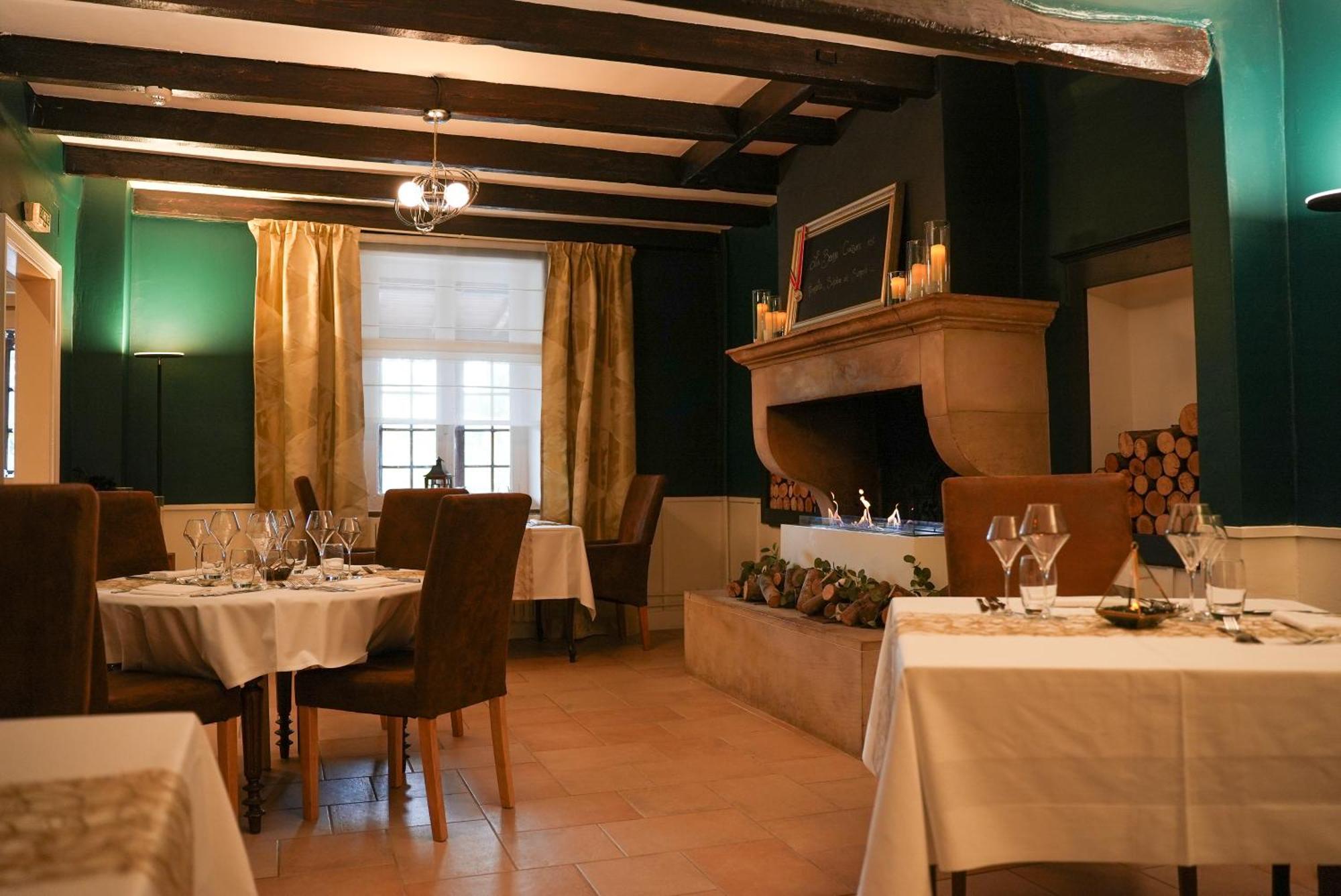 Logis Le Relais De La Voie Sacree Hotel Issoncourt Екстериор снимка