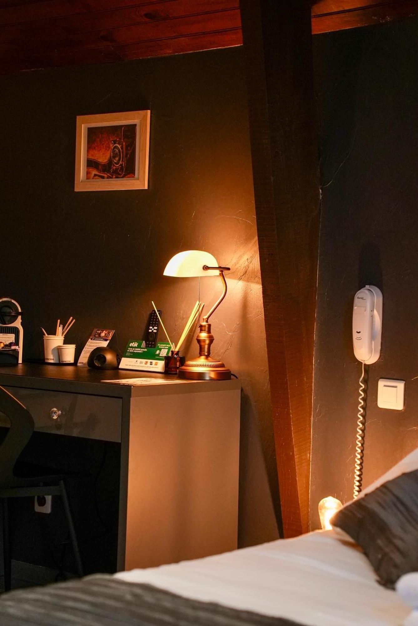 Logis Le Relais De La Voie Sacree Hotel Issoncourt Екстериор снимка