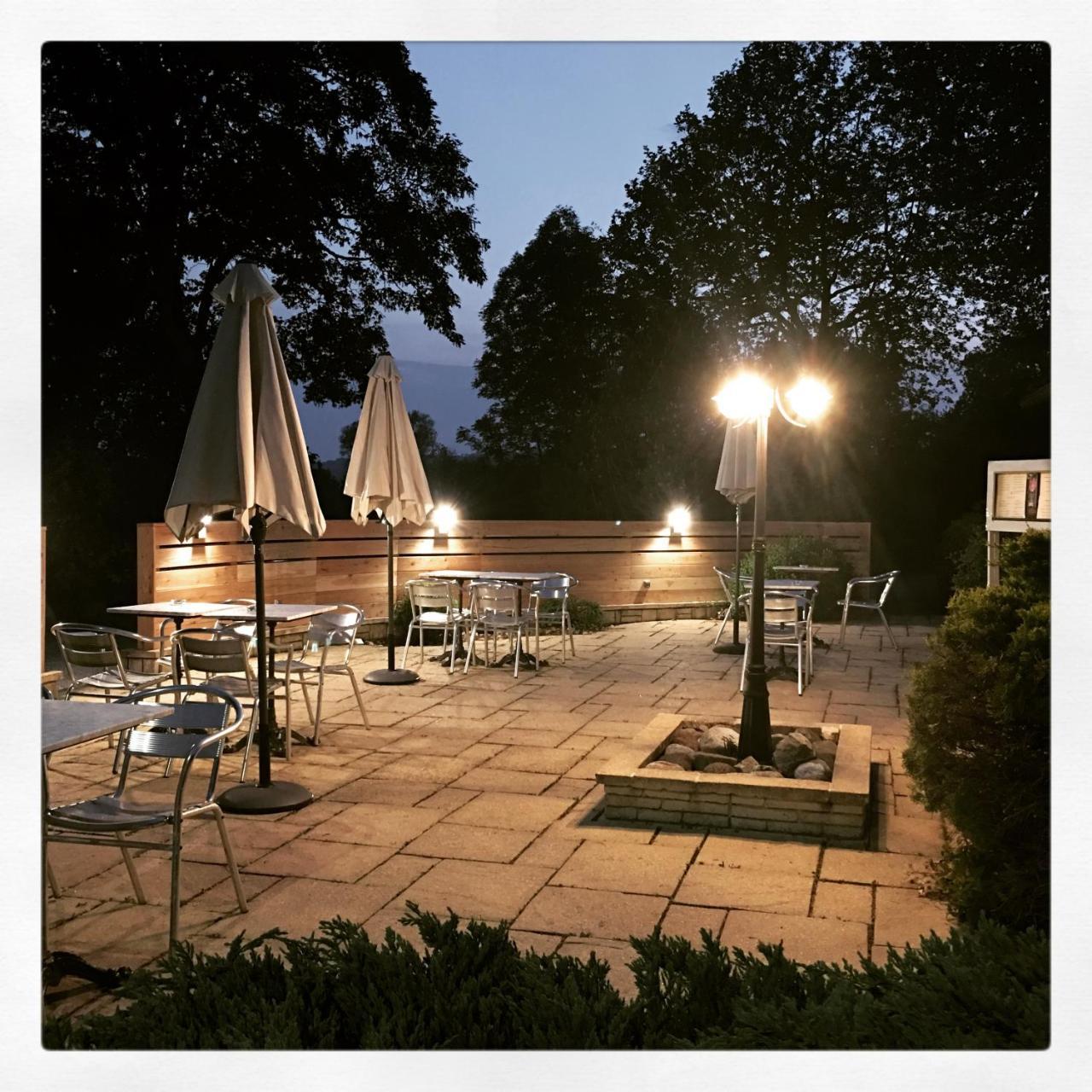 Logis Le Relais De La Voie Sacree Hotel Issoncourt Екстериор снимка